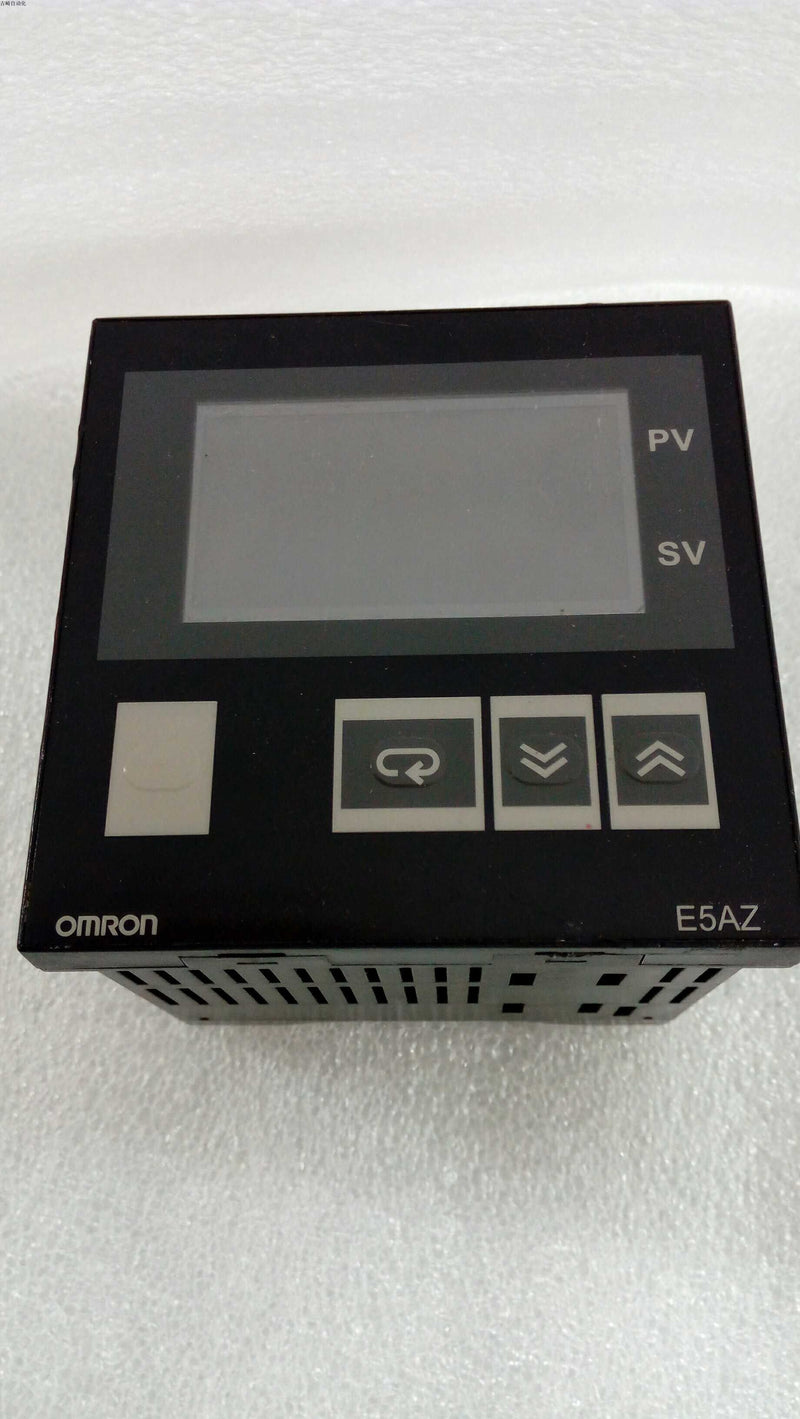 Omron E5AZ-Q3MT Temperature Controller
